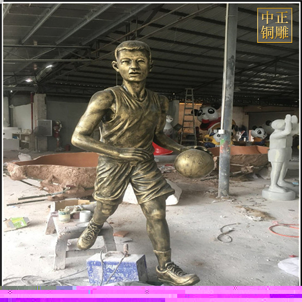 鑄造打籃球人物銅雕塑.jpg 鑄造打籃球人物銅雕塑.jpg