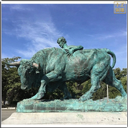 廣場大型人與銅牛雕塑 廣場大型人與銅牛雕塑